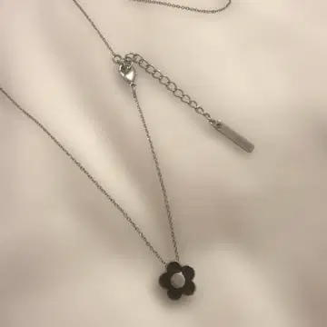 [ MARY QUANT ] 더블 사이드 데이지 목걸이 리버서블