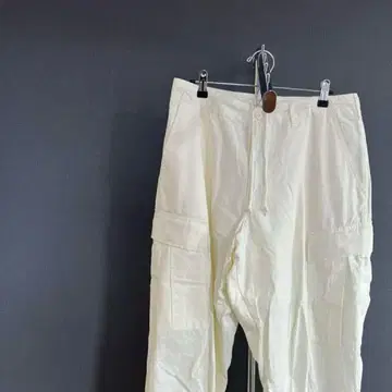 HINSON 화이트 카고 팬츠