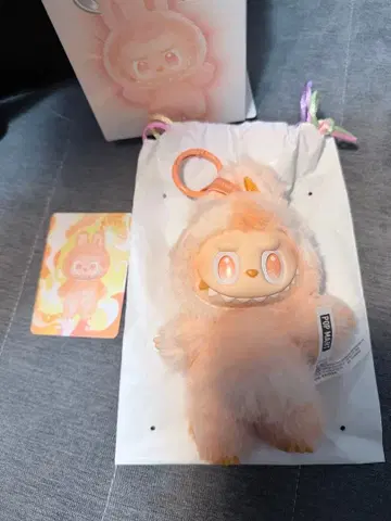 LABUBU Big into Energy 에너지 HAPPINESS