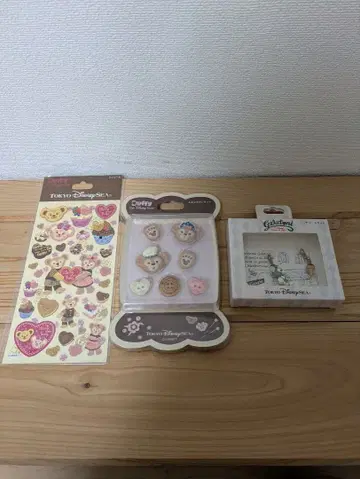 도쿄디즈니씨 더피 장식 버튼과 씰 젤라토니 참 세트