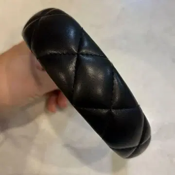 CA4LA/카시라 퀼팅 가죽 머리띠 블랙 [시착만 한 상품]