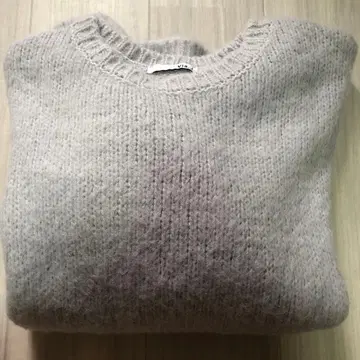 Via.J 그레이 크루넥 긴팔 스웨터