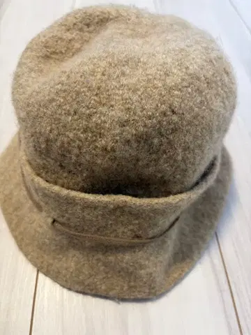 훌라 FURLA 버킷햇 하트 참 포함