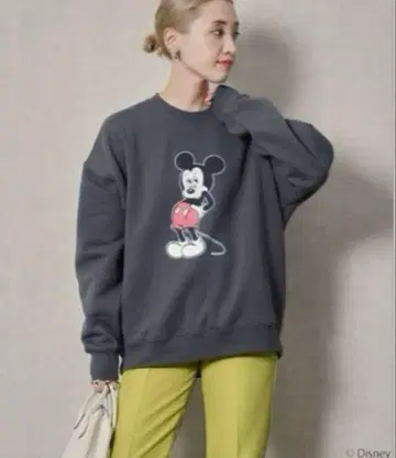 새상품 프릭스스토어 디즈니 미키 맨투맨 흑먹색