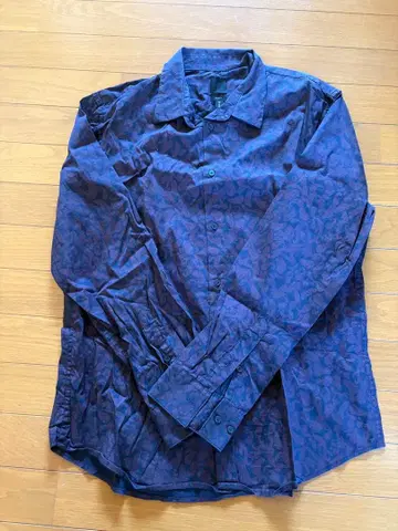 H&M 네이비 패턴 긴팔 셔츠