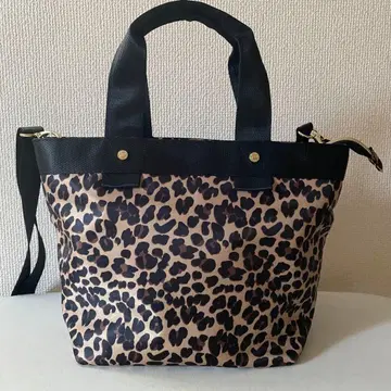 새상품급 OPAQUE.CLIP 경량 발수 가공 2way 백 표범 무늬