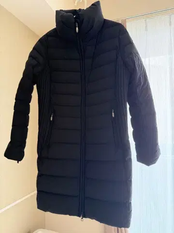 빅토리아 다운 블랙 롱 다운 자켓