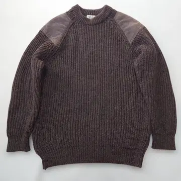 BLACKSHEEP uk제 커맨드 스웨터 가죽 패치 브라운