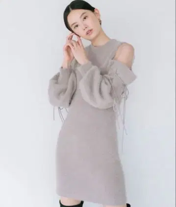 snidel 시스루 숄더 미니 니트 원피스