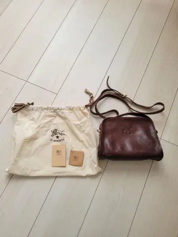 일비종떼 크로스 바디백 다크 브라운