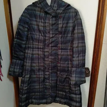 체크 무늬 다운 자켓 후드 부착