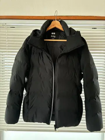 [UNIQLO] 심리스 다운 자켓 블랙