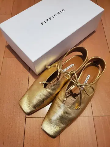 PIPPICHIC 골드 플랫슈즈 24.5