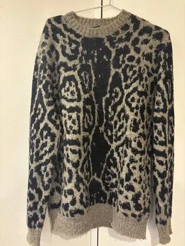 ZARA 레오파드 무늬 니트 스웨터 M 사이즈