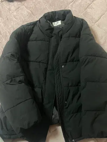 블랙 다운 자켓 노카라