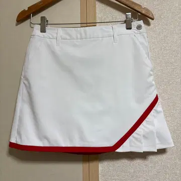 데상트 골프 화이트 이너 일체형 스커트 L 봄/여름