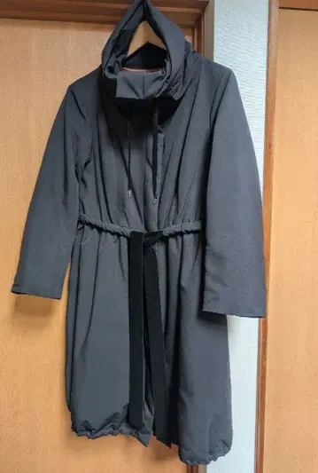 FOXEY 다운 롱 코트 40 블랙 벨로아 리본