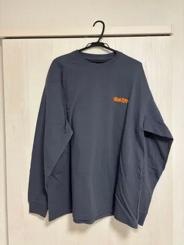 New Era 다크 그레이 롱 슬리브 T셔츠