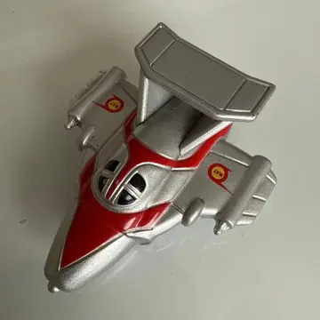 울트라맨 탈것 실버 빨간색