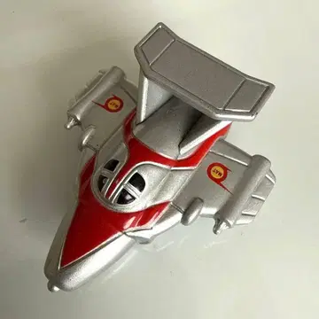 울트라맨 탈것 실버 빨간색