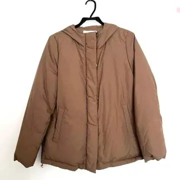 로페 브라운 후드 부착 다운 자켓