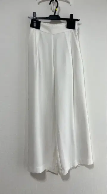 소쥬 화이트 와이드 팬츠 사이드 지퍼