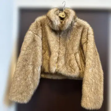 미사용 새상품 택 포함 브라운 퍼 숏 자켓