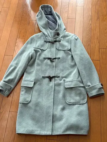 후드 부착 라이트 그레이 더플 코트