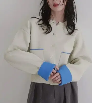 [새상품] 바이컬러 니트 가디건 아이보리 Lian 리안