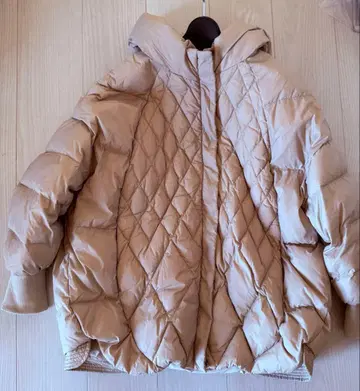 새상품급 아가 베이지 퀼팅 다운 자켓 후드 부착