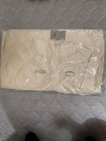 LYFT ATHLETIC XL 자켓 크림색