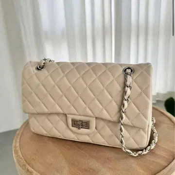 베이지 퀼팅 숄더백