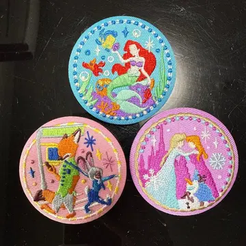 Disney Characters 자수 캔뱃지 비스킷 2 세트