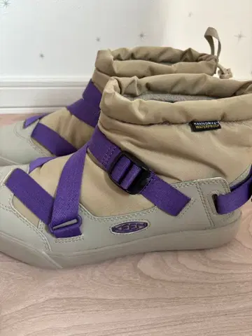 KEEN 워터프루프 스트랩 부츠