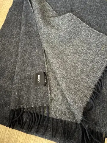 남성용 BOSS 머플러 다크 그레이 투톤