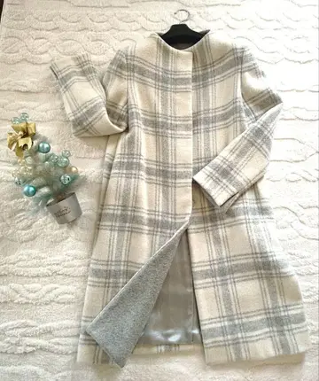 새상품급 화이트 그레이 체크 무늬 코트 노카라 저스길리티 좋아하시는 분