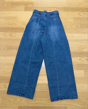 [ 택 포함 새상품 ] ARULLE 와이드 청바지