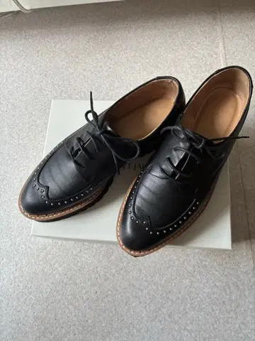 모드 에 자코모 레이스업 로퍼 스터드 24.5cm