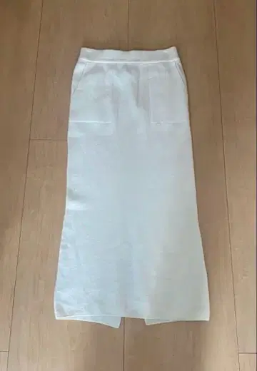 슬로브 이에나 울 스커트 화이트