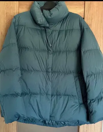 새상품급 UNIQLO 울트라 라이트 다운 다크 그린 여성용
