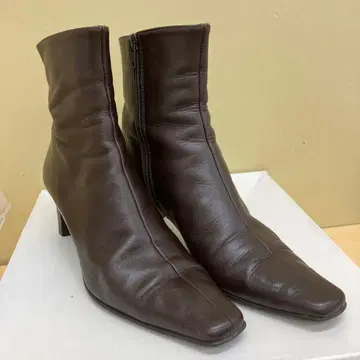 LORBAC 브라운 가죽 숏부츠