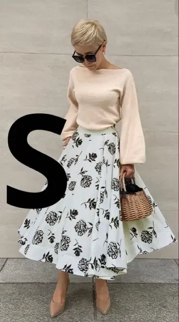 [ 새상품급 ] JENNE Luxe 플레어 스커트 S 화이트