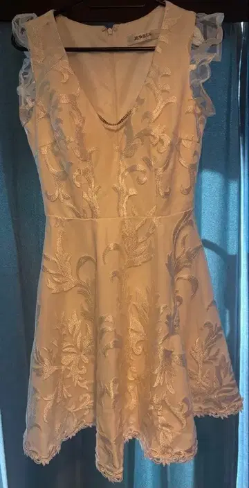 JEWELS 자수 화이트 드레스 S