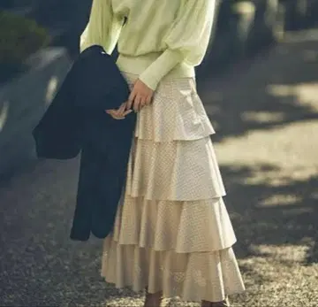 CELFORD 인조 가죽 펀칭 캉캉 스커트