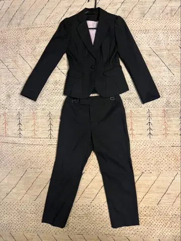 ANCHOR WOMAN 블랙 팬츠 수트