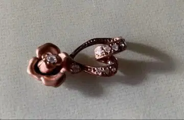 로즈 골드 꽃 디자인 펜던트 탑