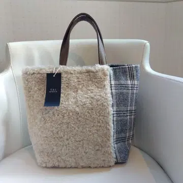 새상품 TSL 퍼 체크 무늬 토트백