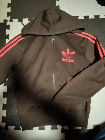 adidas 브라운 후드 부착 후드티 XS