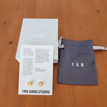 YAN JIANG STUDIO 얀장 스튜디오 펄 귀걸이