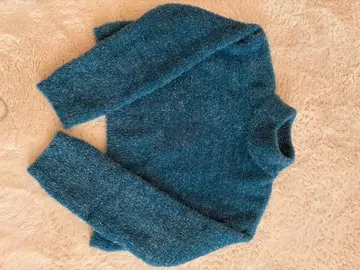 Page boy 라메 후와후와 니트 파랑